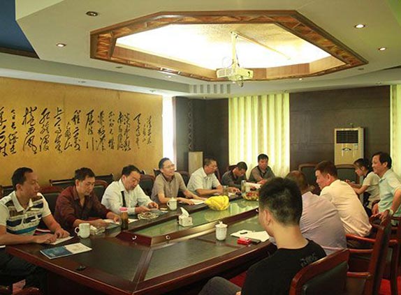 湖北省农机监理所领导来我公司考察