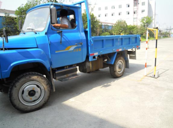 2011年我公司前往萧山农机监理站进行桩考仪培训